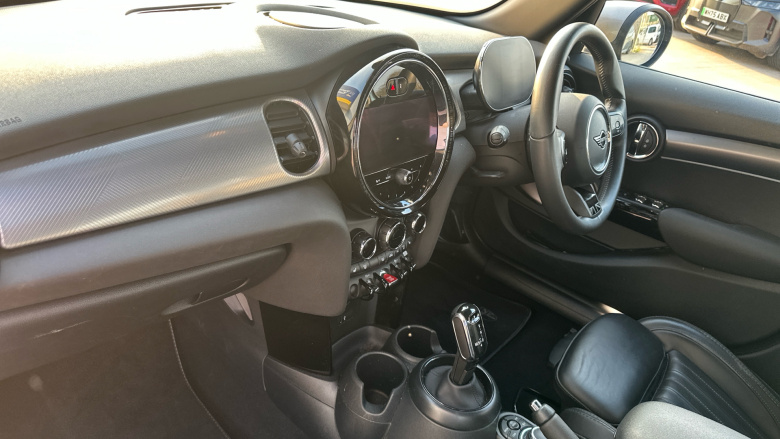 MINI Hatchback 1.5 Cooper Exclusive Premium 5dr Auto Petrol Hatchback